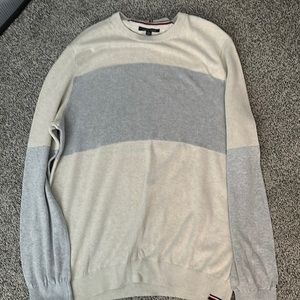 Tommy Hilfiger sweater